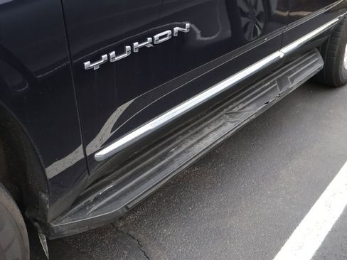 Used 2021 GMC Yukon SLT image 9