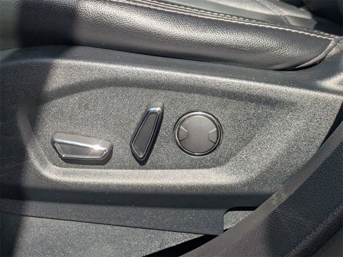 Used 2018 Ford Explorer Limited image 22