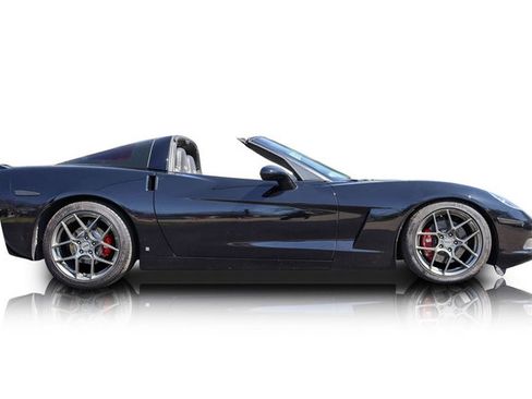 Used 2008 Chevrolet Corvette Coupe w/ Preferred Equipment Group image 2