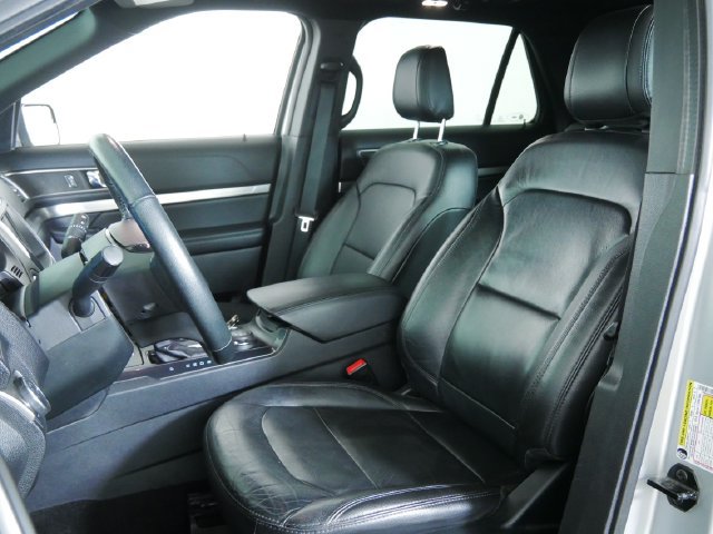 Certified 2018 Ford Explorer XLT w/ Equipment Group 202A AWD/4WD image 24