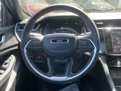 Certified 2025 Jeep Grand Cherokee Laredo w/ Trailer Tow Package image 24