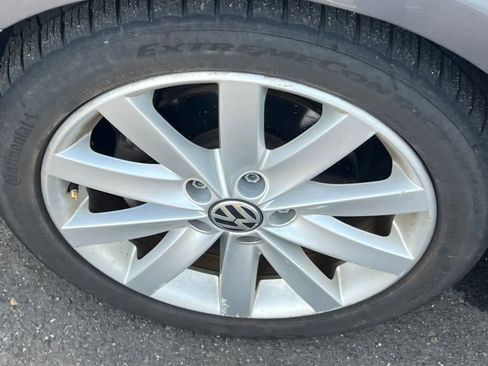 Used 2011 Volkswagen Golf TDI image 22