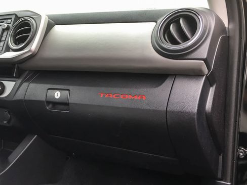 Used 2016 Toyota Tacoma SR5 RWD image 23