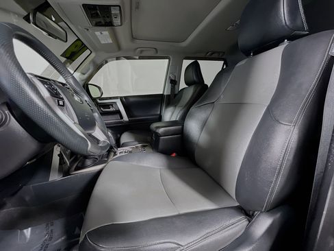 Used 2019 Toyota 4Runner SR5 Premium image 15