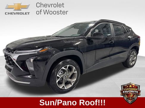 New 2026 Chevrolet Trax LT w/ Sunroof Package FWD image 1
