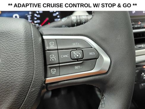 Used 2025 Jeep Compass Limited w/ Sun & Sound Group AWD/4WD image 8