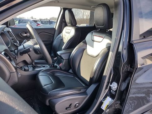 Used 2022 Jeep Cherokee Trailhawk w/ Trailer Tow Group image 2