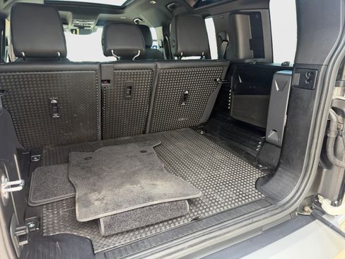 Used 2023 Land Rover Defender 110 S AWD/4WD image 23