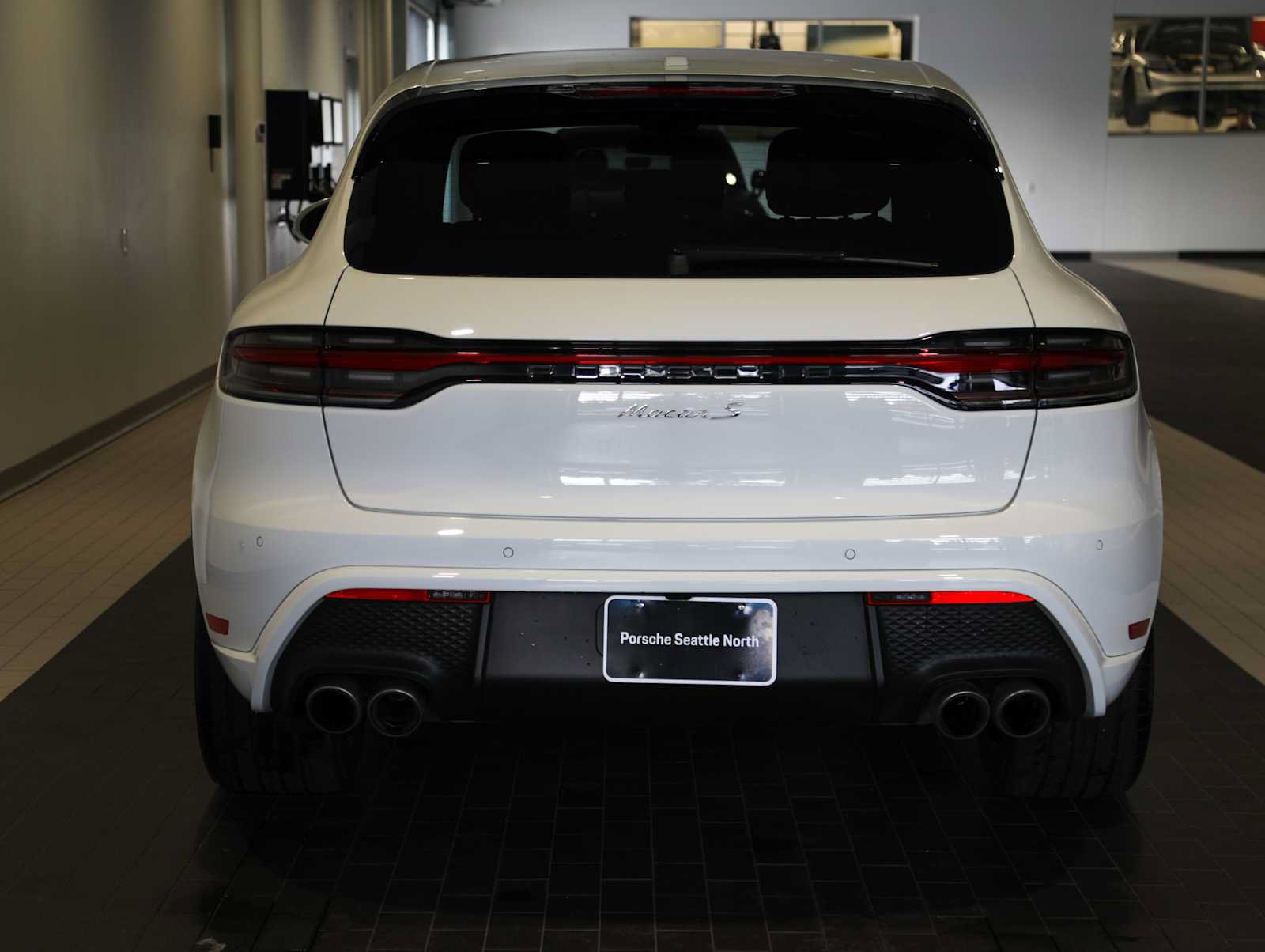 Used 2025 Porsche Macan S AWD/4WD image 7