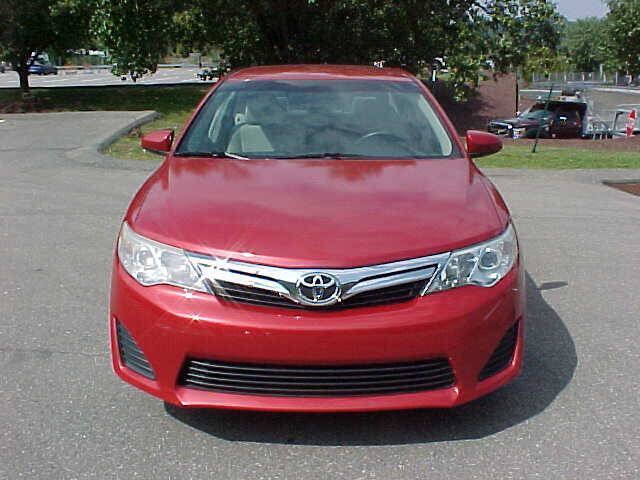 Used 2012 Toyota Camry LE FWD image 27