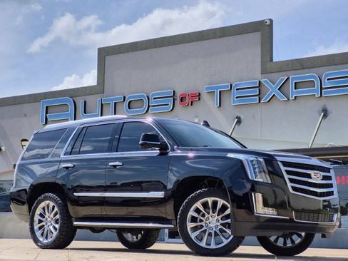 Used 2018 Cadillac Escalade Luxury RWD image 1