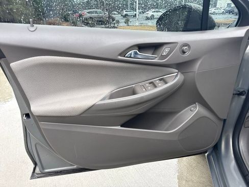 Used 2017 Chevrolet Cruze LT image 14