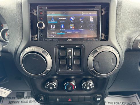 Used 2018 Jeep Wrangler Unlimited Sport w/ Quick Order Package 23W AWD/4WD image 22