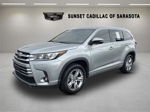 Used 2019 Toyota Highlander Limited FWD image 8