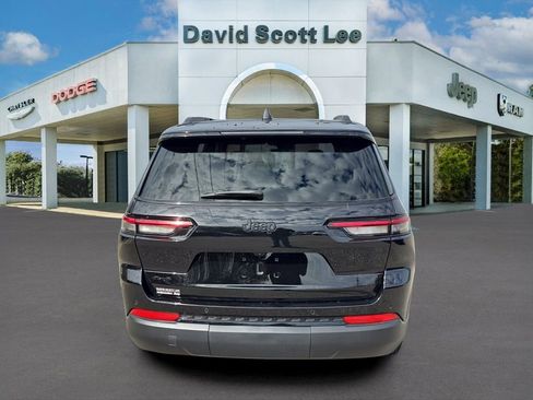 Used 2025 Jeep Grand Cherokee L Altitude image 6