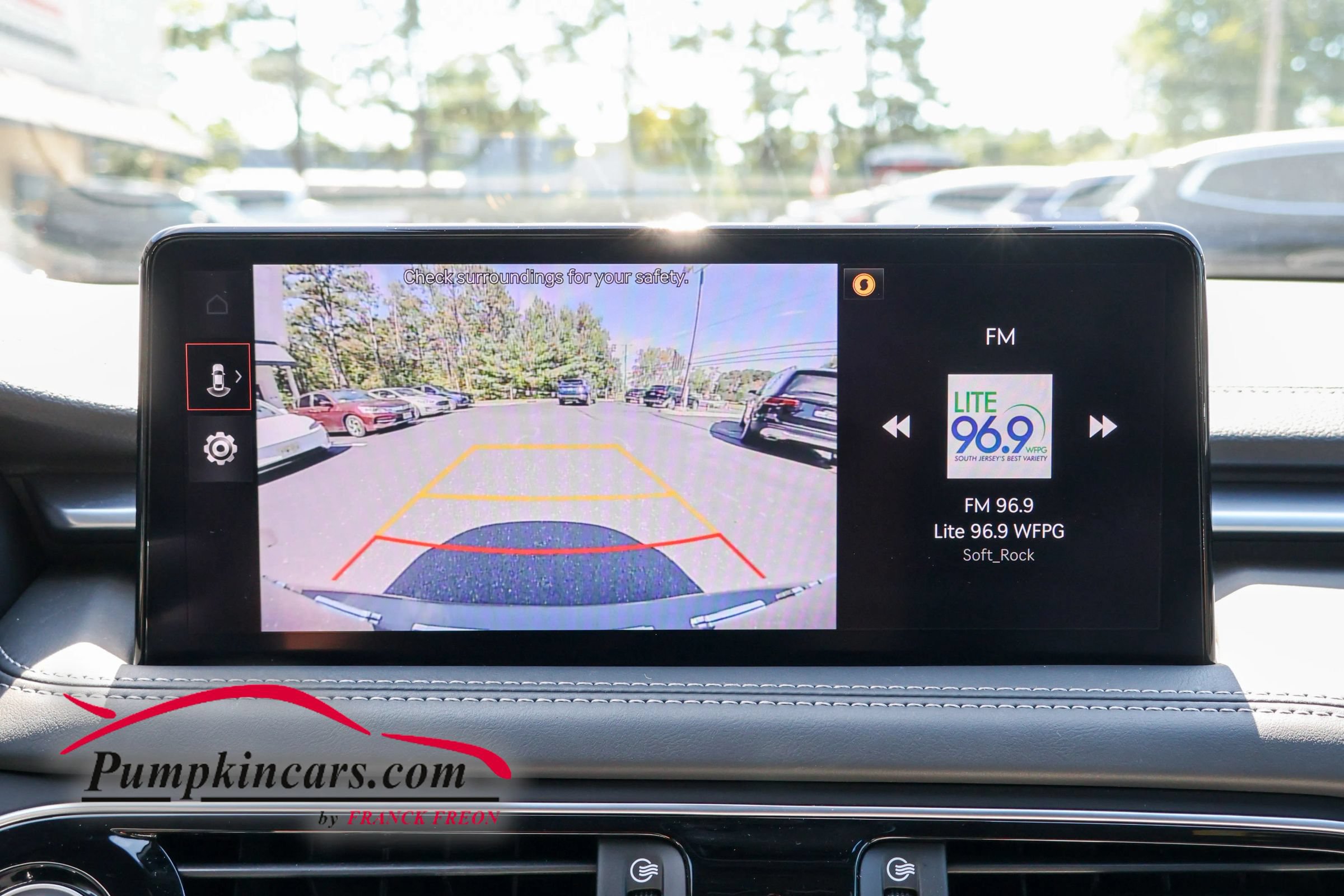 Used 2023 Genesis G70 2.0T RWD image 29