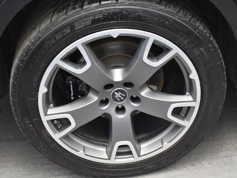 Used 2023 Maserati Levante Modena image 20