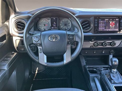 Used 2017 Toyota Tacoma TRD Sport image 8