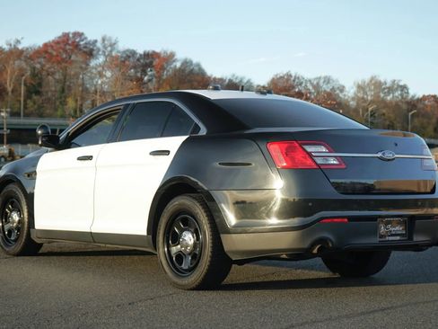 Used 2019 Ford Taurus Police Interceptor AWD image 3