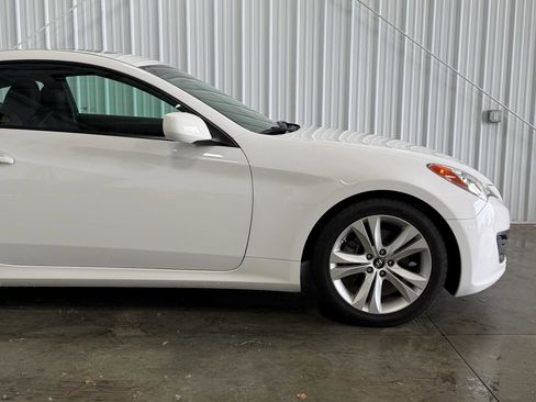 Used 2012 Hyundai Genesis 2.0T Premium RWD image 30