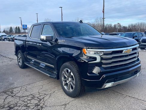Used 2022 Chevrolet Silverado 1500 High Country w/ Z71 Off-Road Package image 3