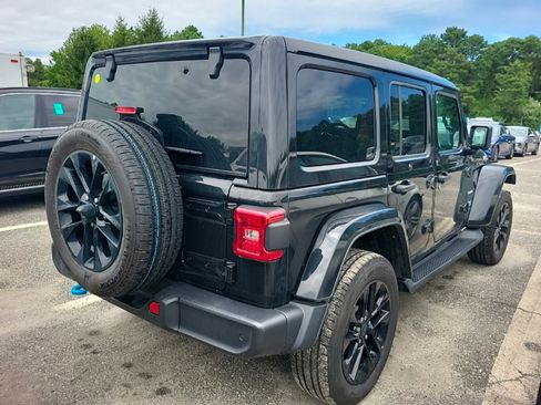 Used 2024 Jeep Wrangler Unlimited Sahara w/ Technology Group AWD/4WD image 6