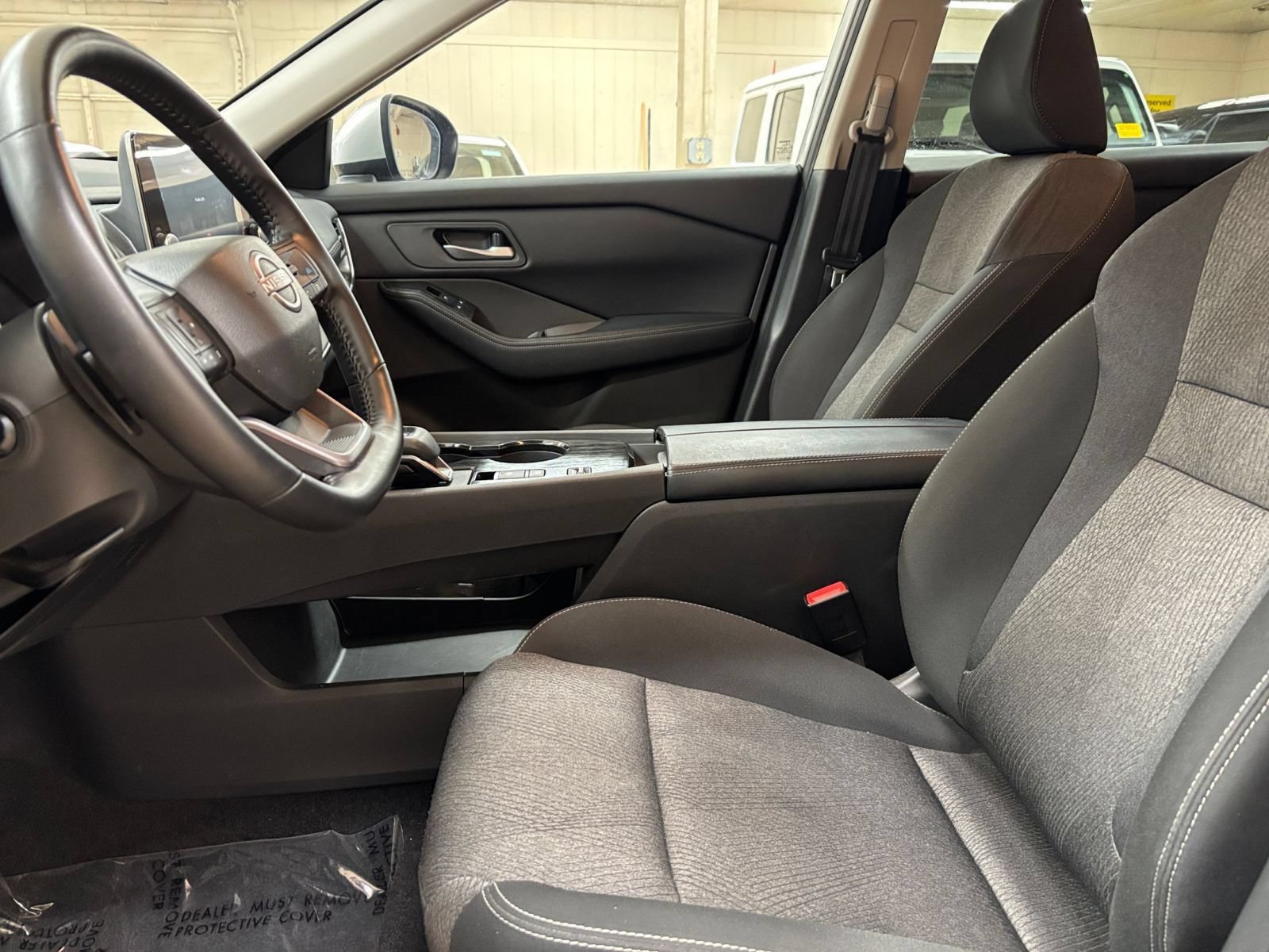 Used 2025 Nissan Rogue SV FWD image 28