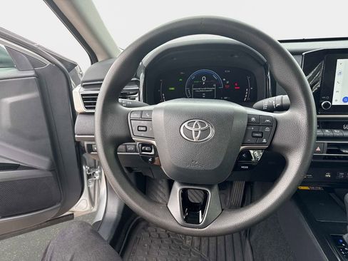 Used 2025 Toyota Camry LE w/ Convenience Package image 22