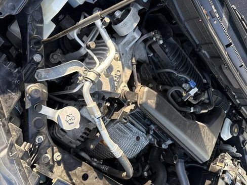 Used 2018 Nissan Rogue SV image 26