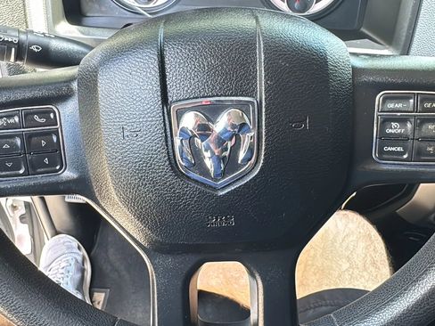 Used 2019 RAM 1500 Classic SLT RWD image 16