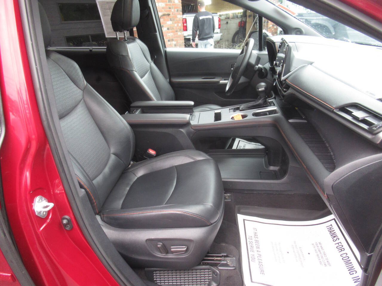 Used 2021 Toyota Sienna XSE w/ XSE Plus Package FWD image 6