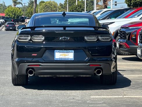 Used 2021 Chevrolet Camaro SS RWD image 6