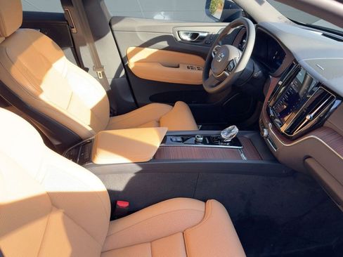 Used 2023 Volvo XC60 B5 Ultimate w/ Protection Package Premier image 30