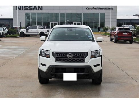 Used 2022 Nissan Frontier SV image 8