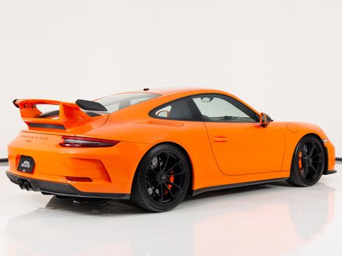 Used 2018 Porsche 911 GT3 RWD image 3
