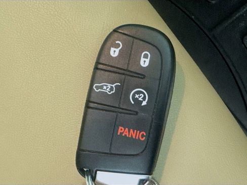 Used 2020 Jeep Grand Cherokee Limited image 38