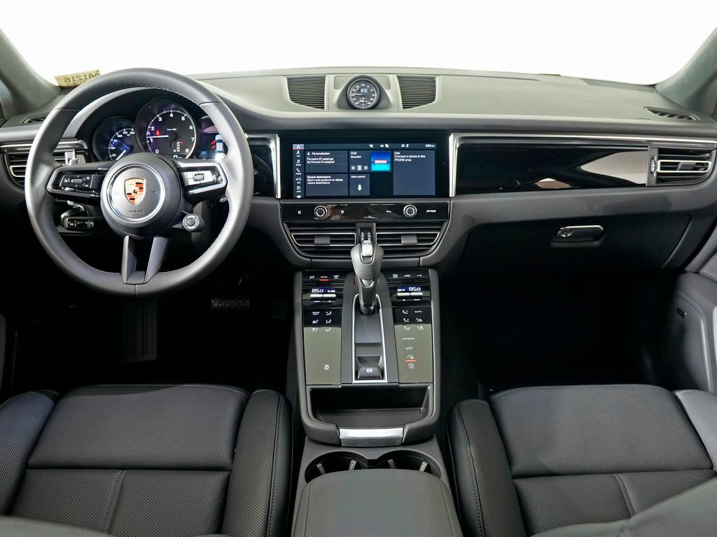 Used 2026 Porsche Macan AWD/4WD image 19