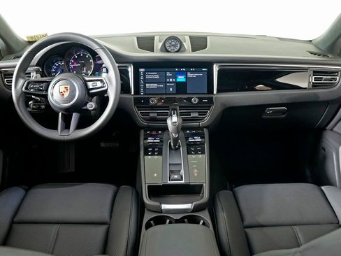 New 2026 Porsche Macan image 19