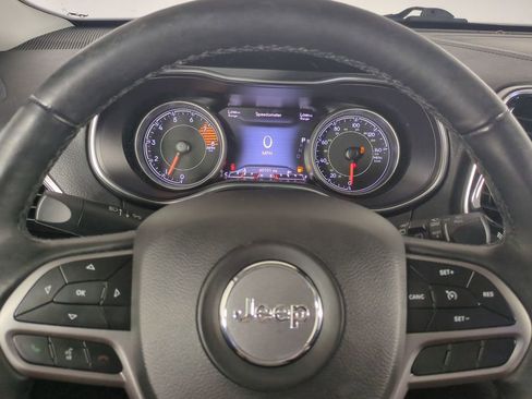 Used 2019 Jeep Cherokee Limited image 34