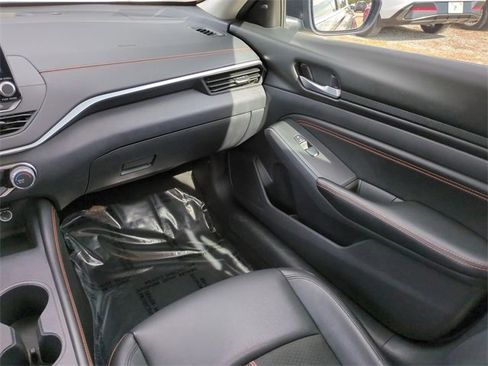 Used 2022 Nissan Altima 2.5 SR image 16