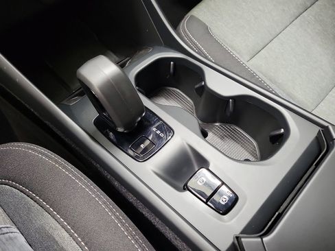 Certified 2024 Volvo XC40 B5 Core image 30