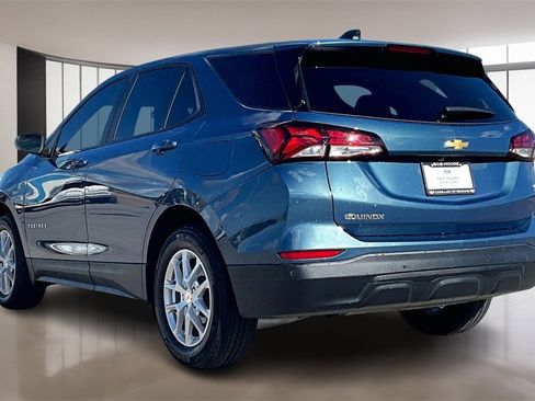 Used 2024 Chevrolet Equinox LS w/ LS Convenience Package image 12