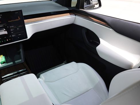 Used 2022 Tesla Model X AWD/4WD image 26