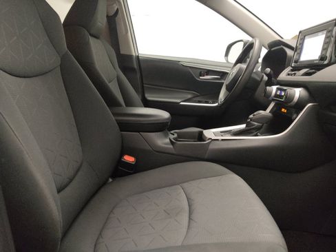 Used 2021 Toyota RAV4 XLE AWD/4WD image 21