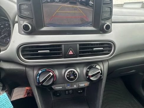 Used 2019 Hyundai Kona SE FWD image 13