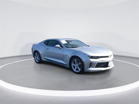 Used 2018 Chevrolet Camaro LT image 2