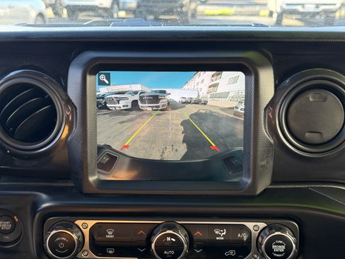 Certified 2022 Jeep Gladiator Sport image 24