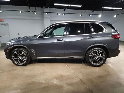 Used 2021 BMW X5 xDrive40i w/ Premium Package 2 image 4