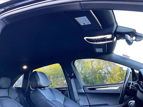 Used 2023 Porsche Macan Turbo image 17