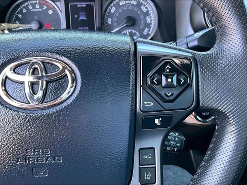 Used 2020 Toyota Tacoma TRD Sport w/ Technology Package AWD/4WD image 23